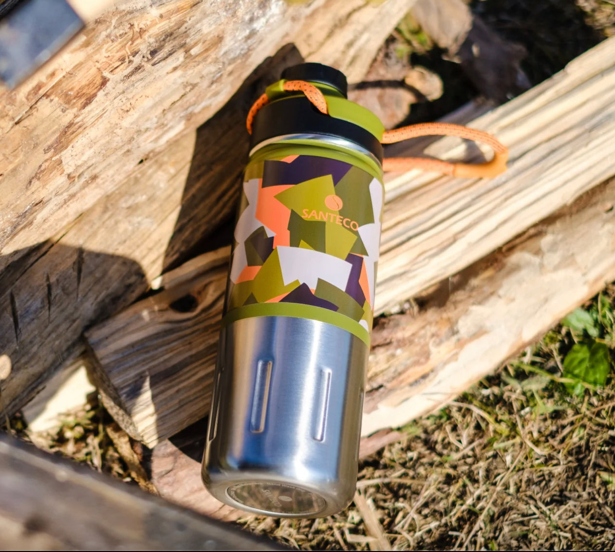 Eco-Friendly Drinkware: Why Switching to Reusable Bottles and Cups Matters